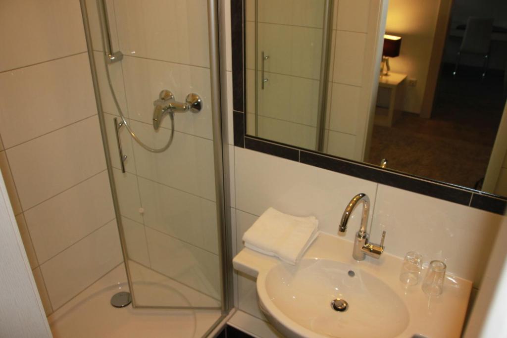 Hotel Heidelberger Hof ดุสเซลดอร์ฟ ภายนอก รูปภาพ