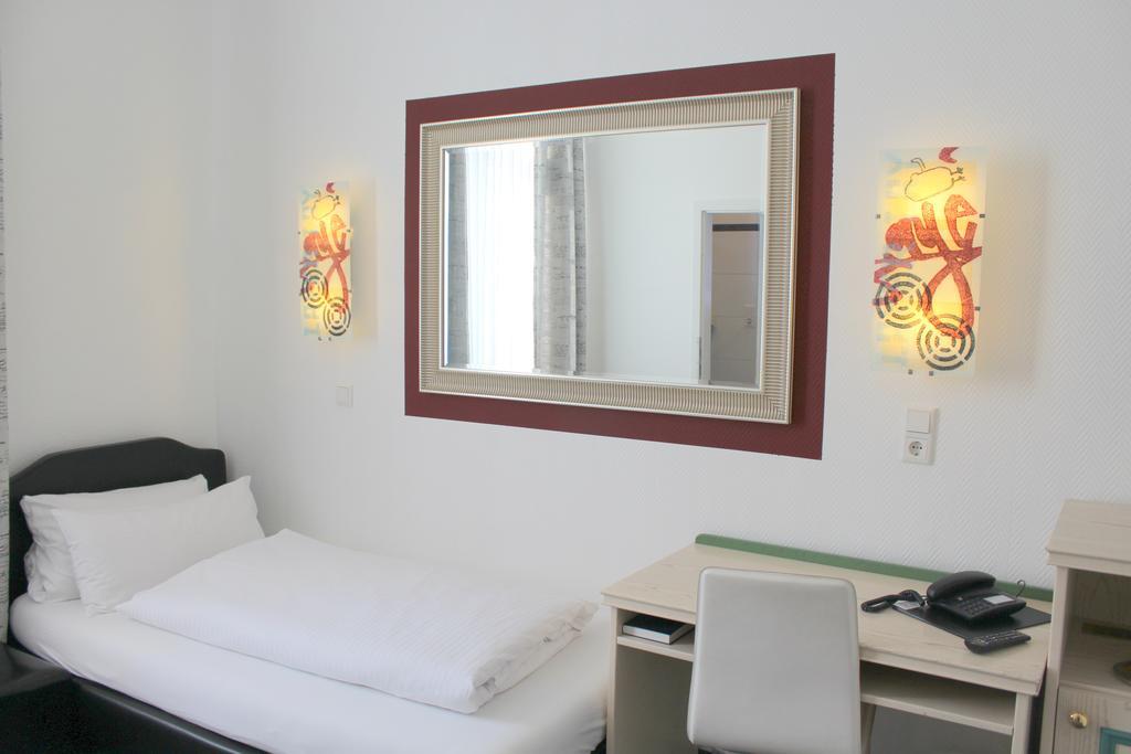 Hotel Heidelberger Hof ดุสเซลดอร์ฟ ภายนอก รูปภาพ