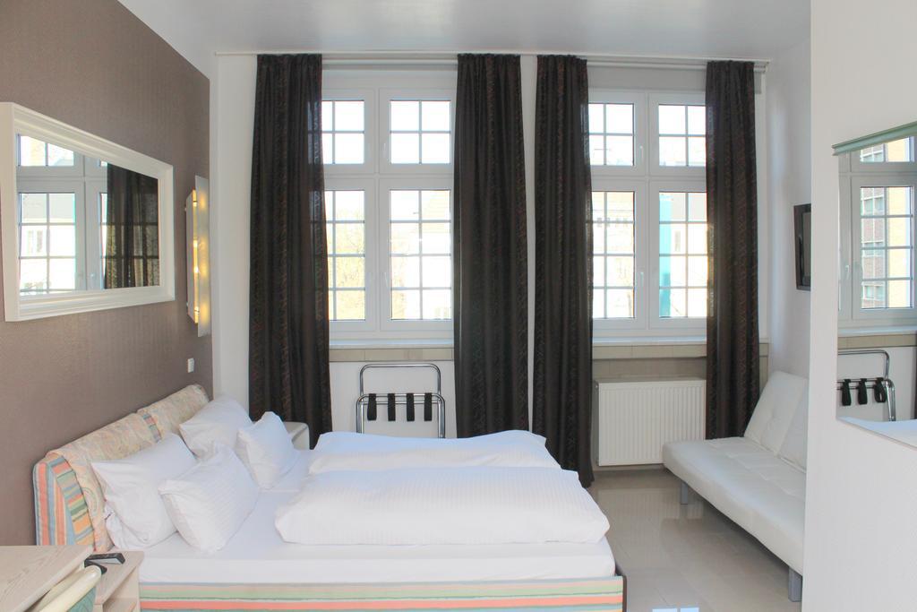Hotel Heidelberger Hof ดุสเซลดอร์ฟ ภายนอก รูปภาพ