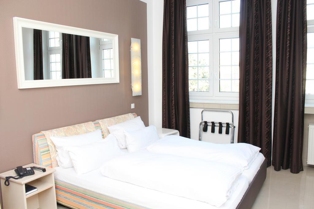 Hotel Heidelberger Hof ดุสเซลดอร์ฟ ภายนอก รูปภาพ